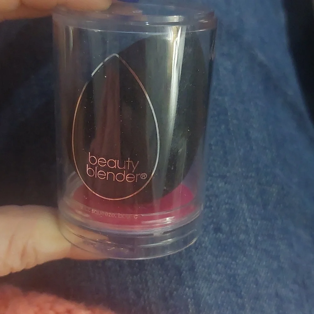 Beauty Blender Pro‎ makeup sponge